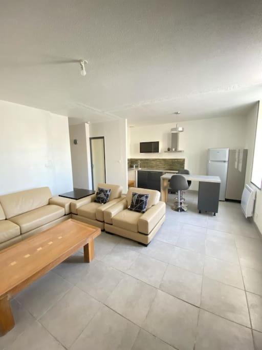T2 En Rdc Calme Et Central 5Min A Pieds De La Gare Apartment Roanne Exterior photo